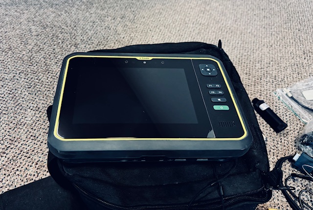 Zestaw odbiornik Trimble SPS 785 + Tablet Trimble T7