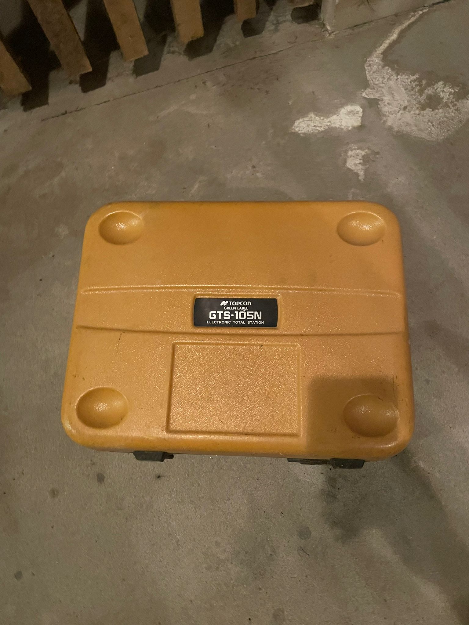 Tachimetr elektroniczny TOPCON GTS-105N
