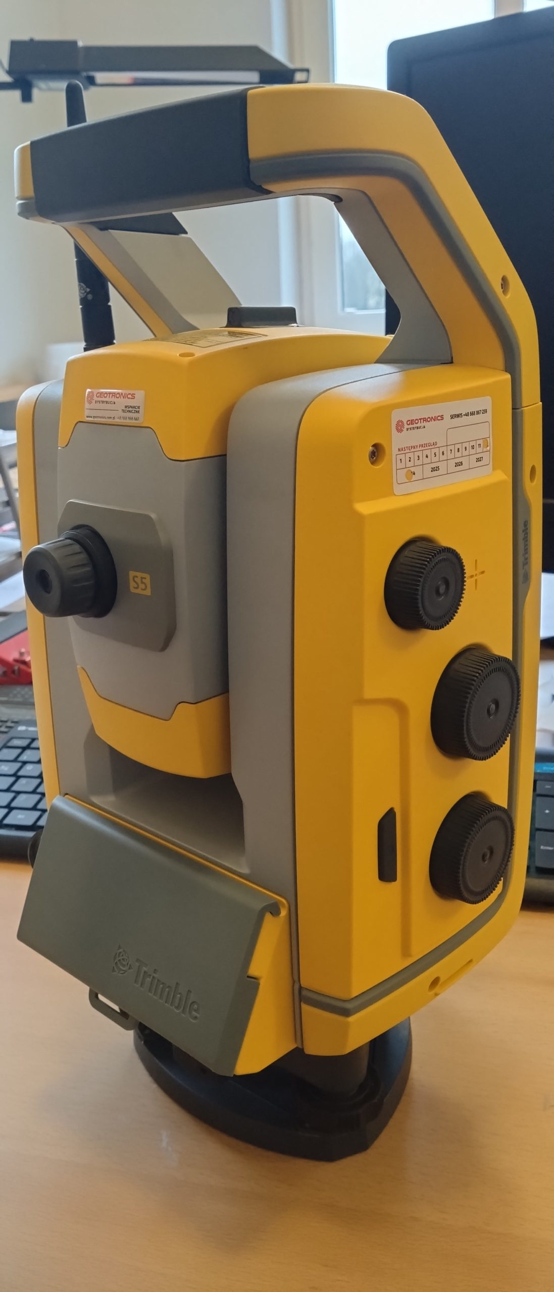 Tachimetr robotyczny TRIMBLE S5 ( 2021r. ) + TSC3 Access