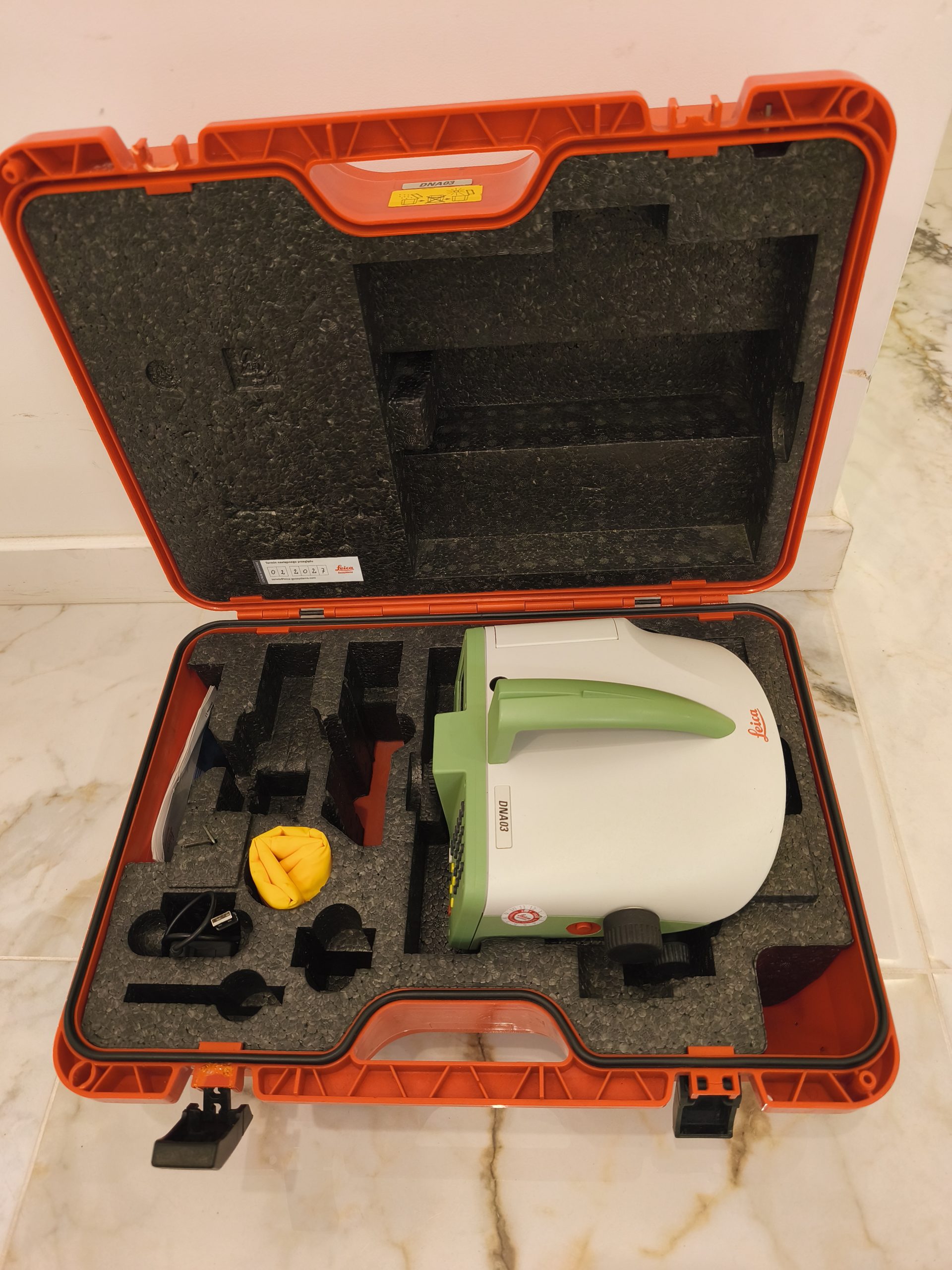 Leica DNA03 – niwelator precyzyjny + łata inwarowa + żabka | Zestaw geodezyjny