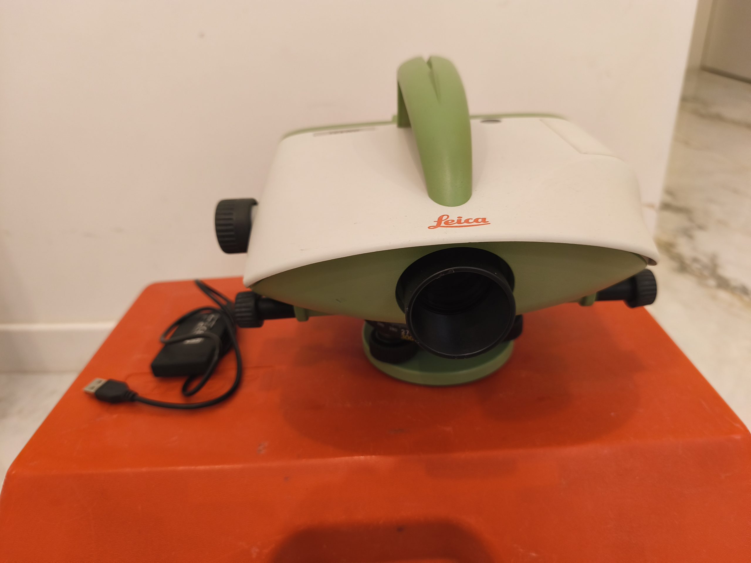 Leica DNA03 – niwelator precyzyjny + łata inwarowa + żabka | Zestaw geodezyjny