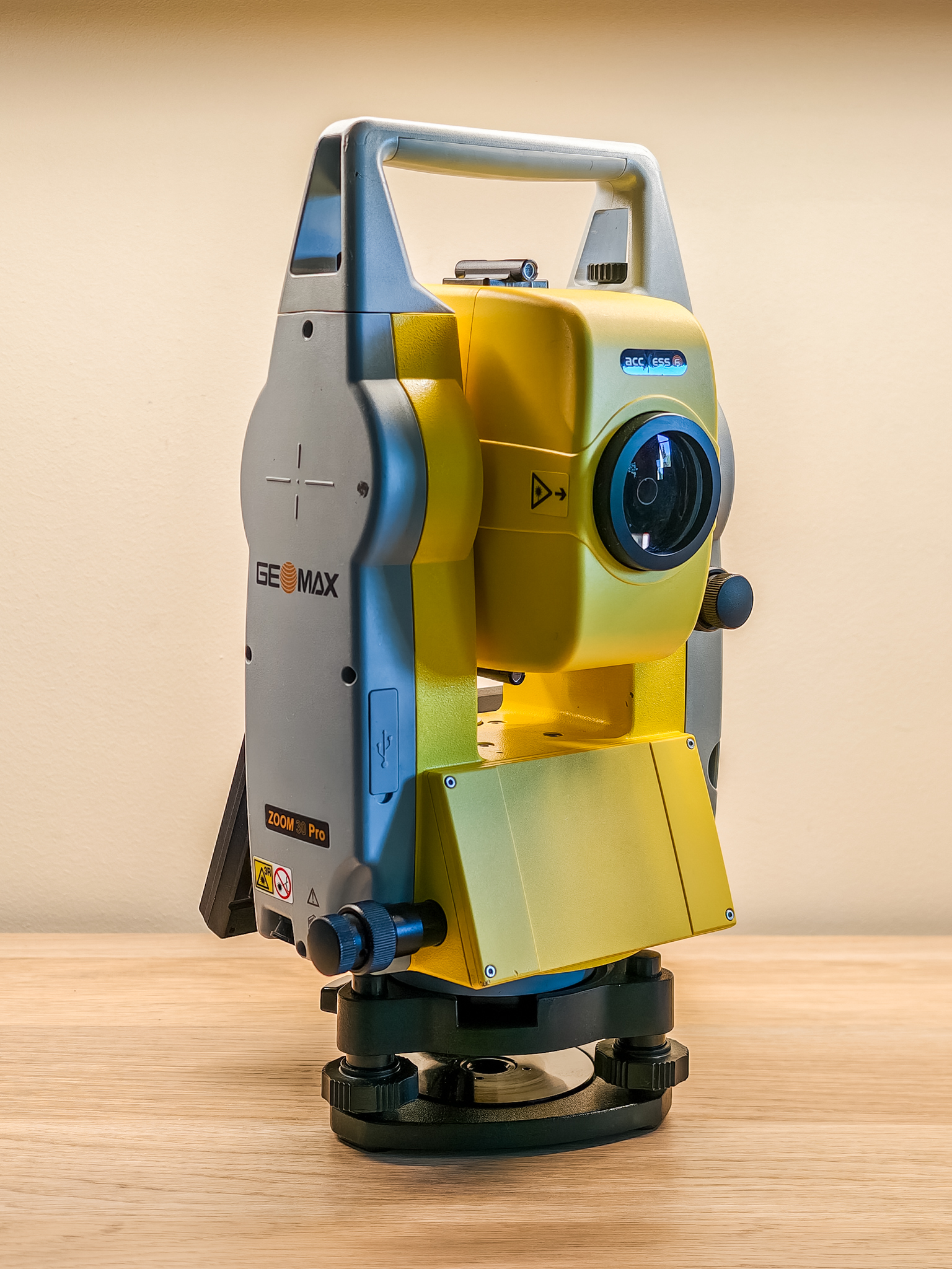 Tachimetr GEOMAX Zoom 30 PRO 2″ – zestaw