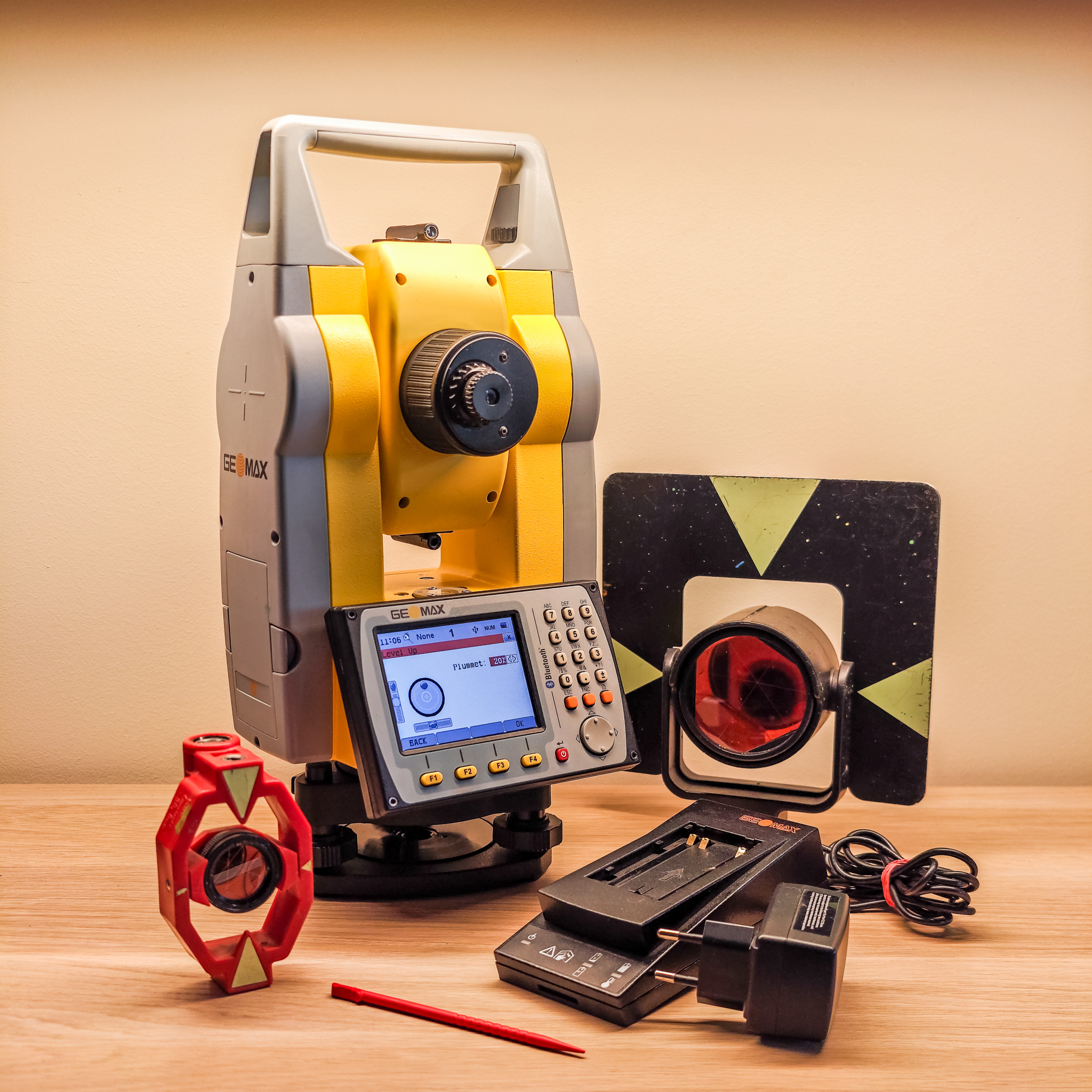 Tachimetr GEOMAX Zoom 30 PRO 2″ – zestaw