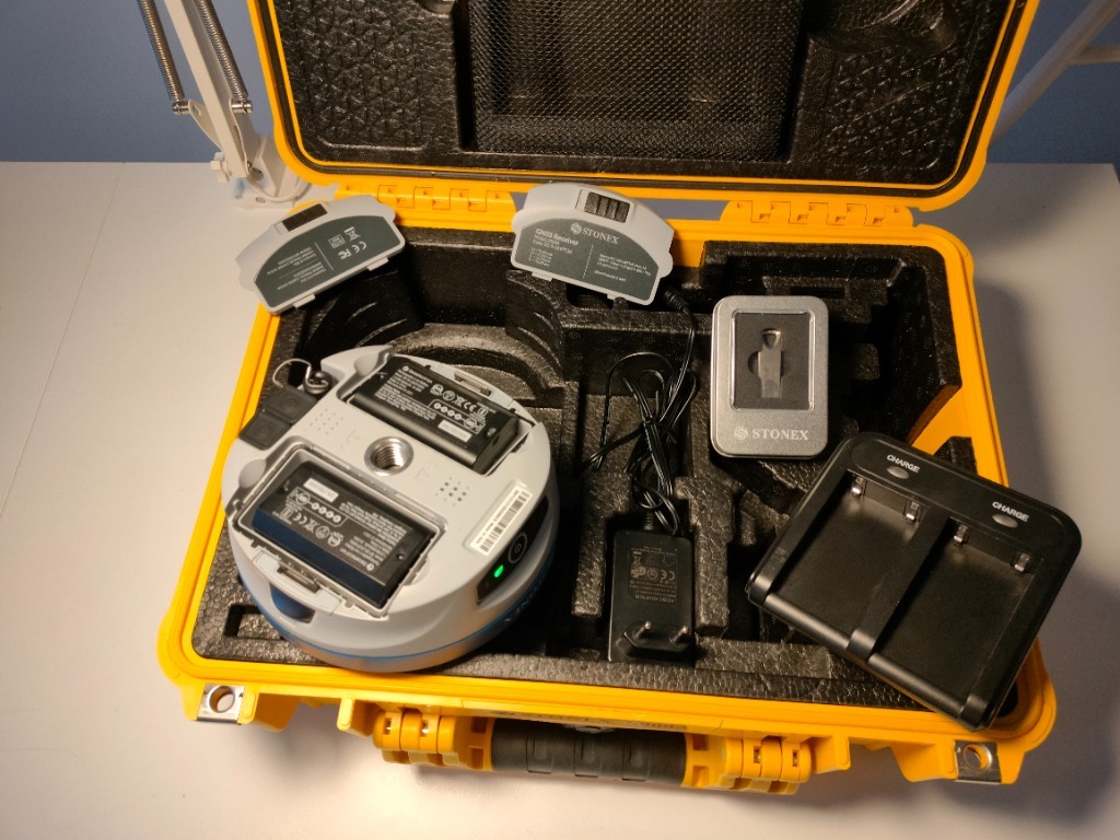 Odbiornik GNSS Stonex S900A, produkcji włoskiej