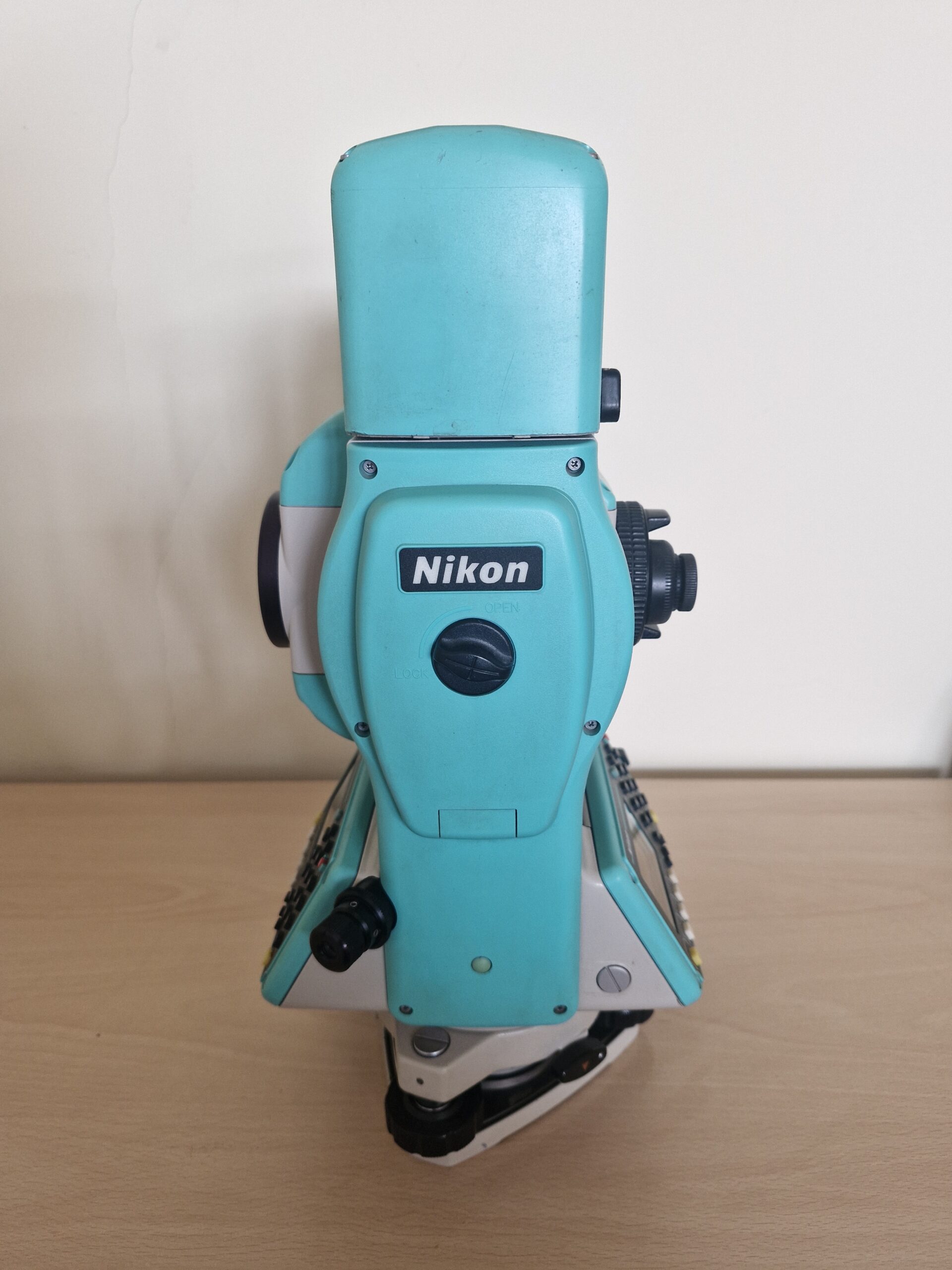 Nikon DTM652 1″