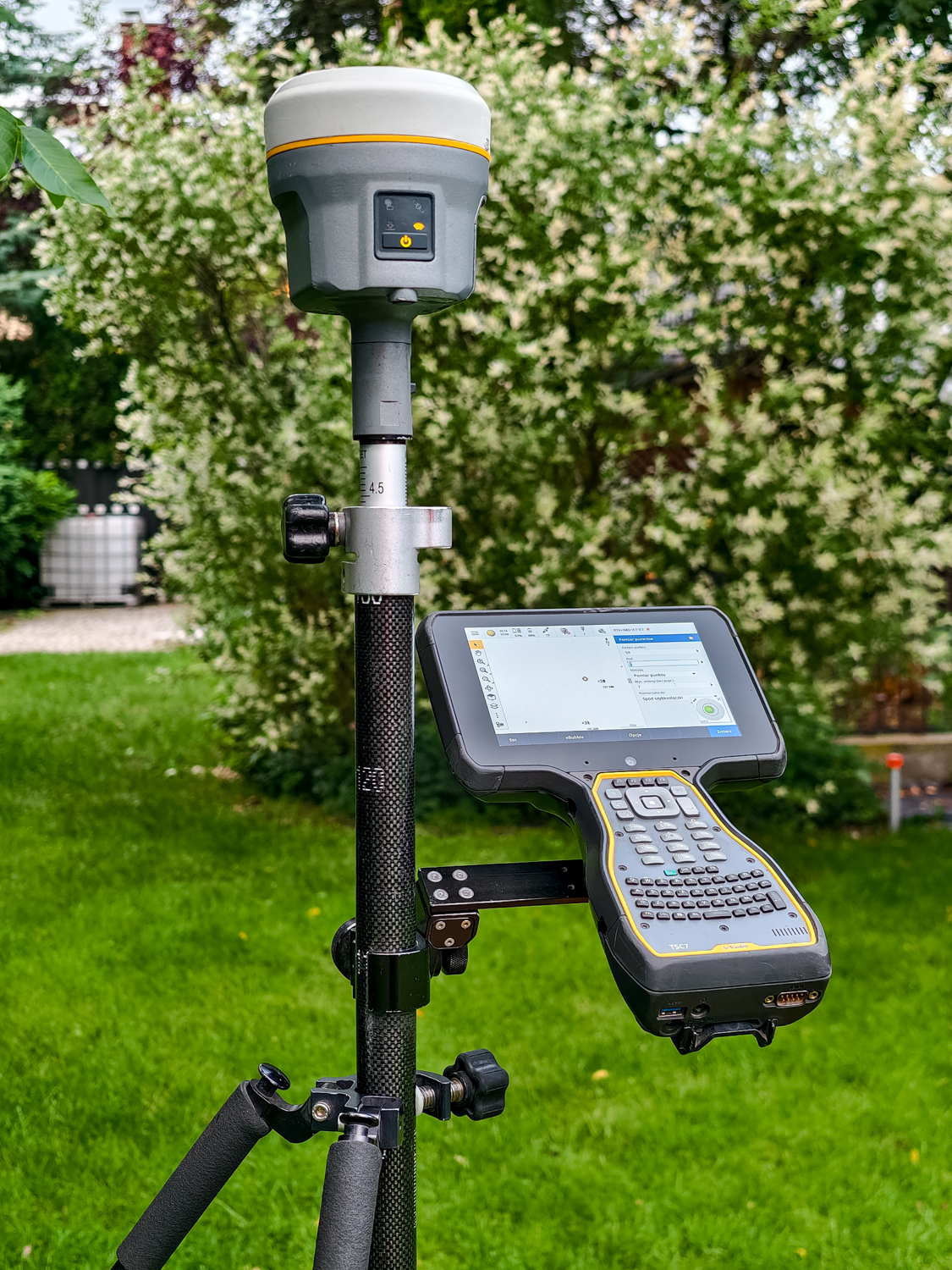 ZESTAW – odbiornik TRIMBLE R12i/rejestrator TSC7 z akcesoriami