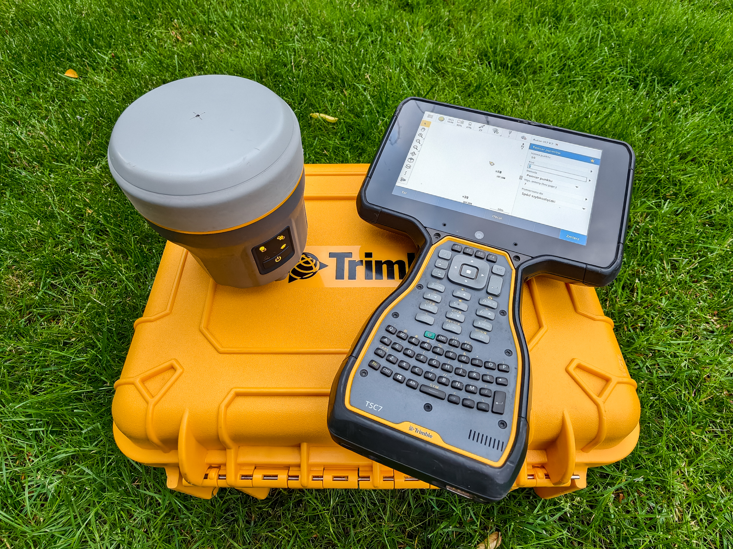 ZESTAW – odbiornik TRIMBLE R12i/rejestrator TSC7 z akcesoriami