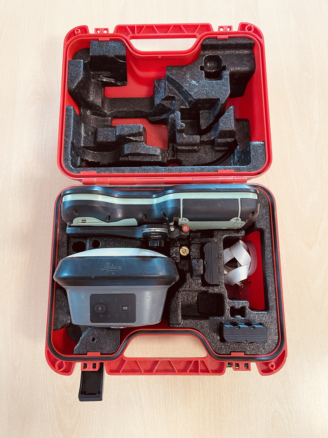 Leica GS18 GNSS RTK + kontroler CS20 – zestaw geodezyjny, FV VAT