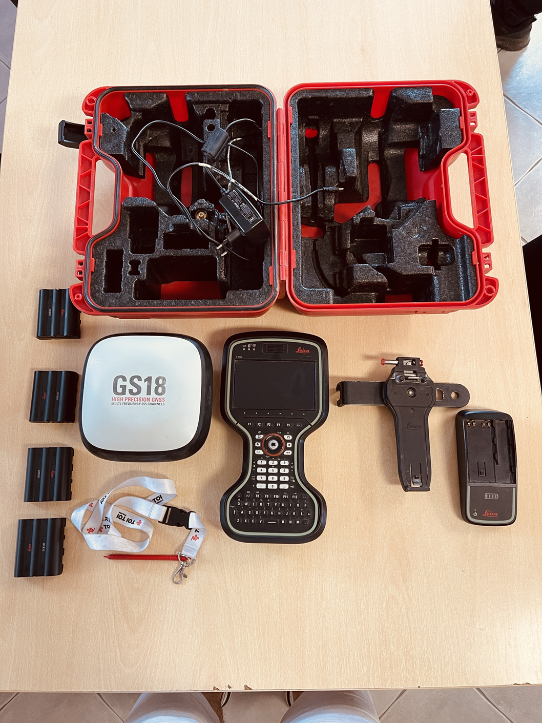 Leica GS18 GNSS RTK + kontroler CS20 – zestaw geodezyjny, FV VAT