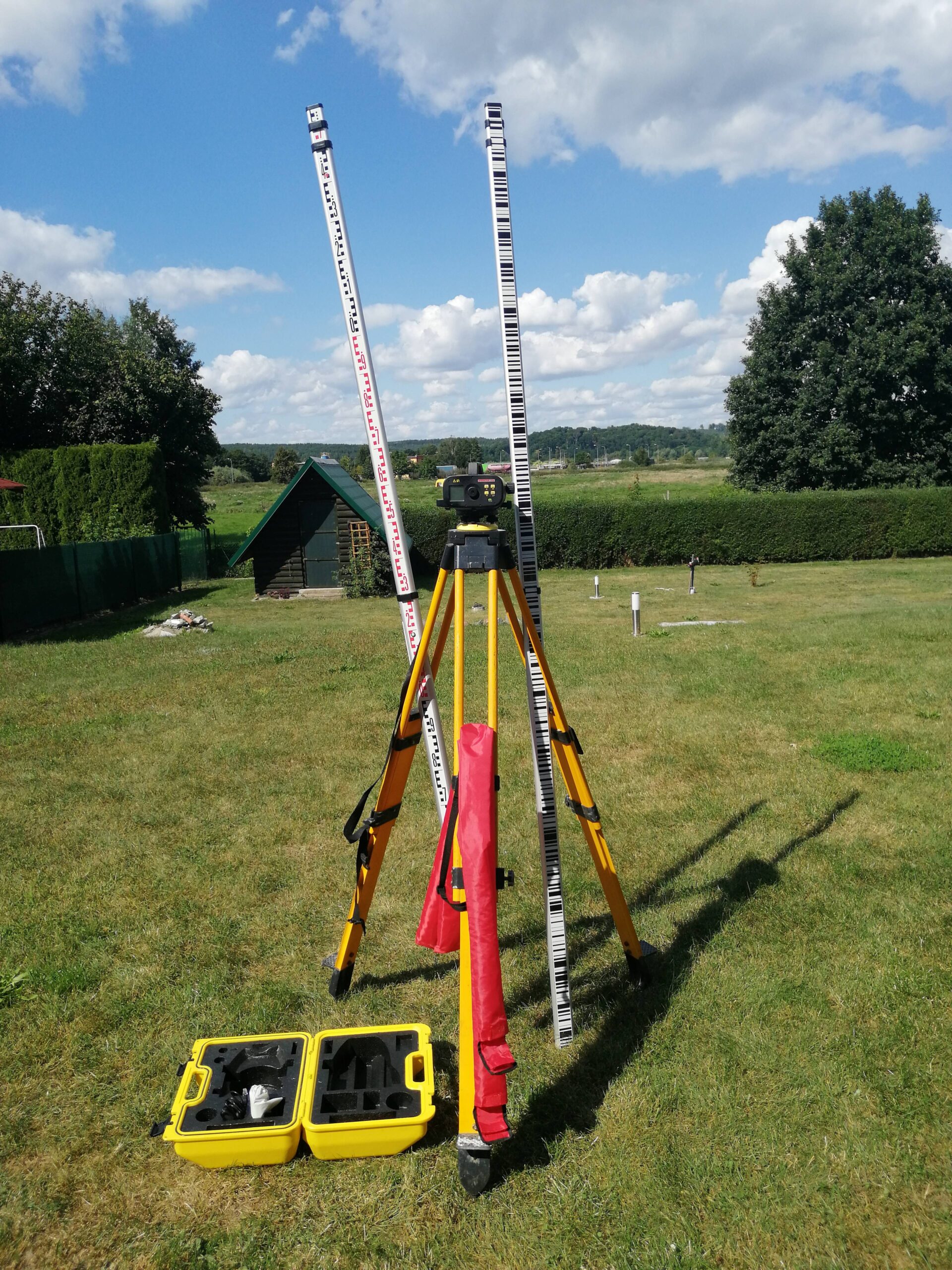 Leica Sprinter 150M, dwie łaty kodowane, statyw fiber glass, 2018.