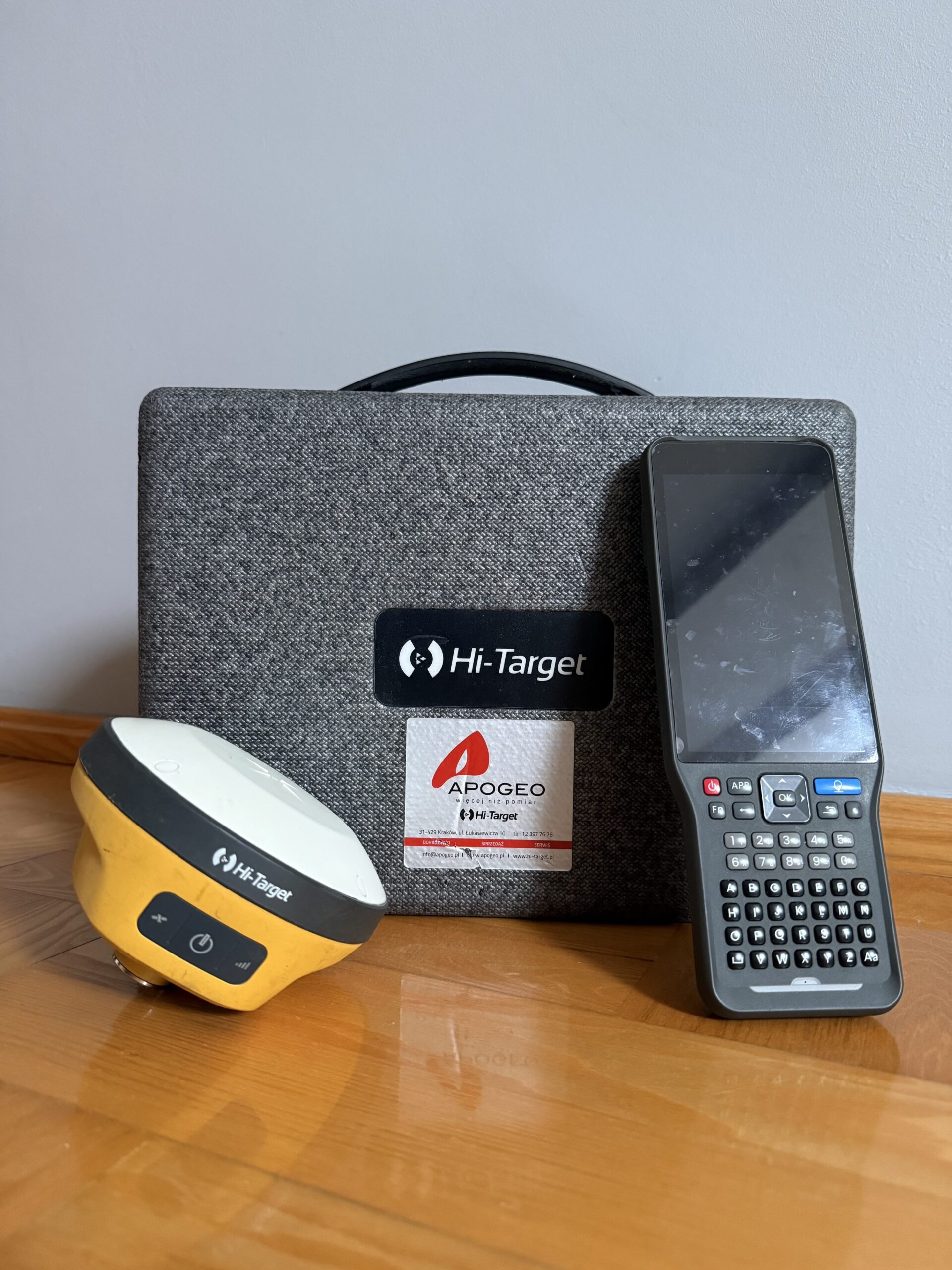 Zestaw geodezyjny Hi-Target V200 + iHand55