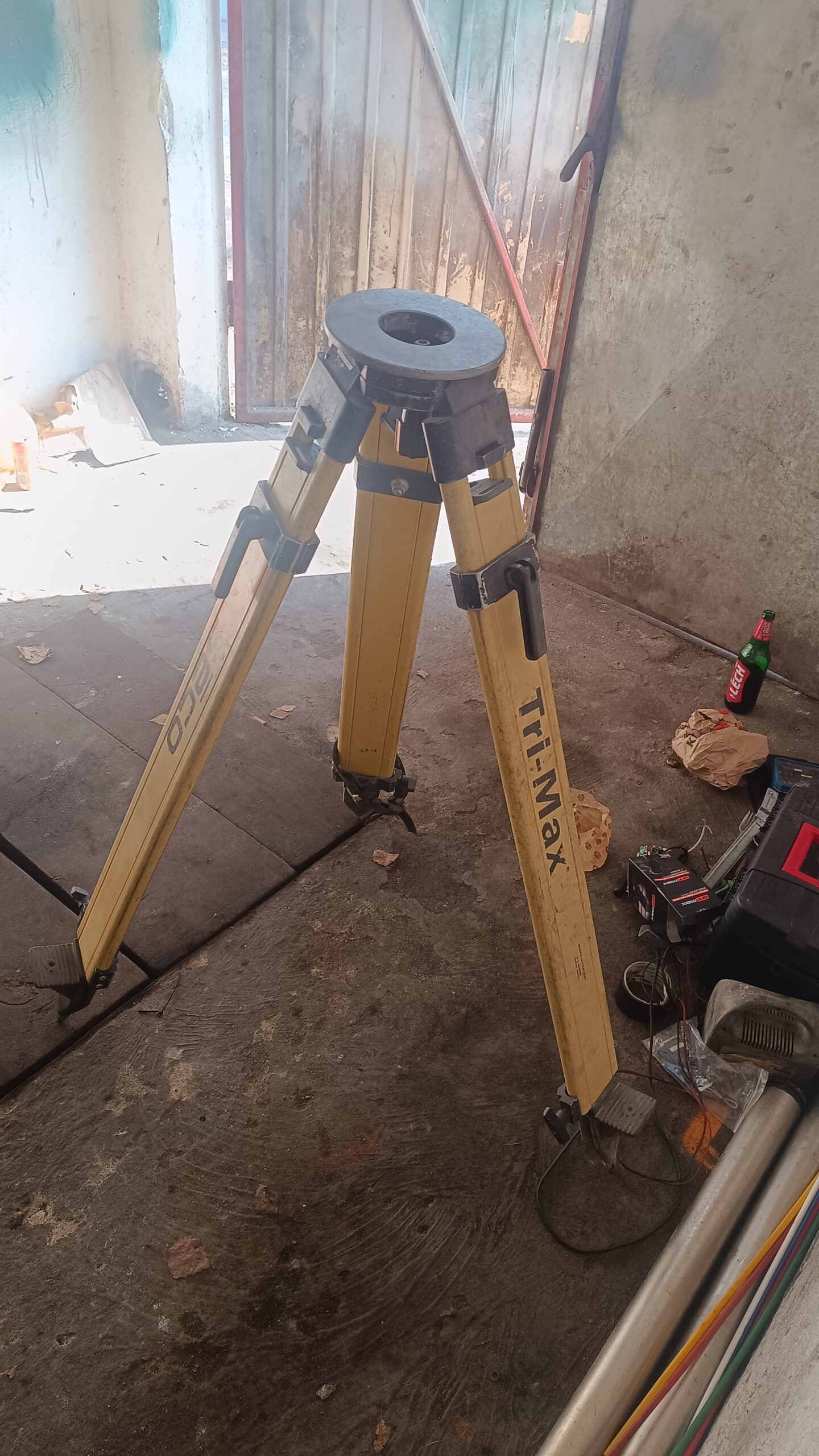 Statyw geodezyjny Seco Tri-Max – stabilny, profesjonalny (tachimetr, laser, skaner)