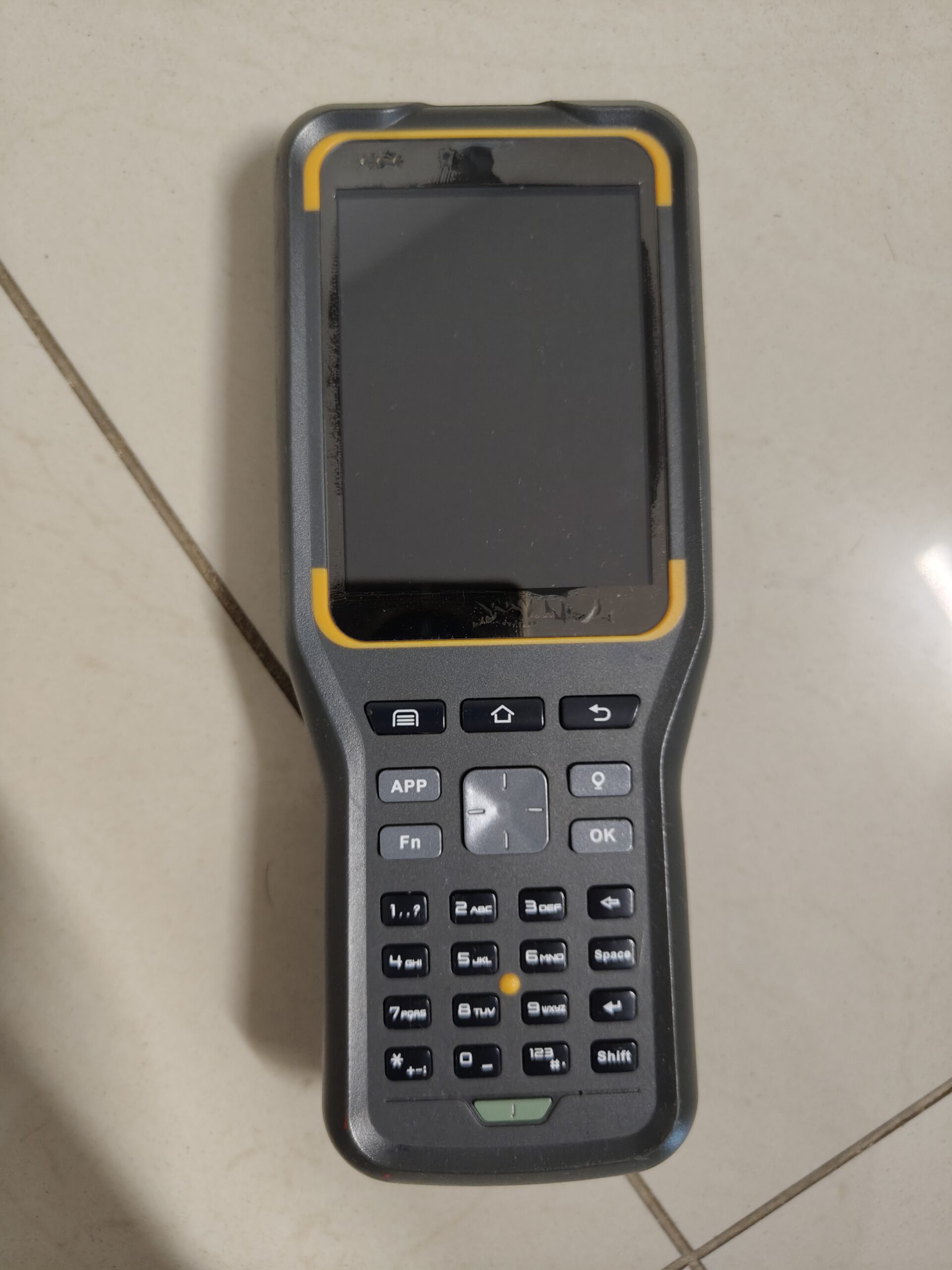 Sprzedam zestawy sprzętu geodezyjnego GNSS/GPS – Satlab, Leica oraz Geomax.