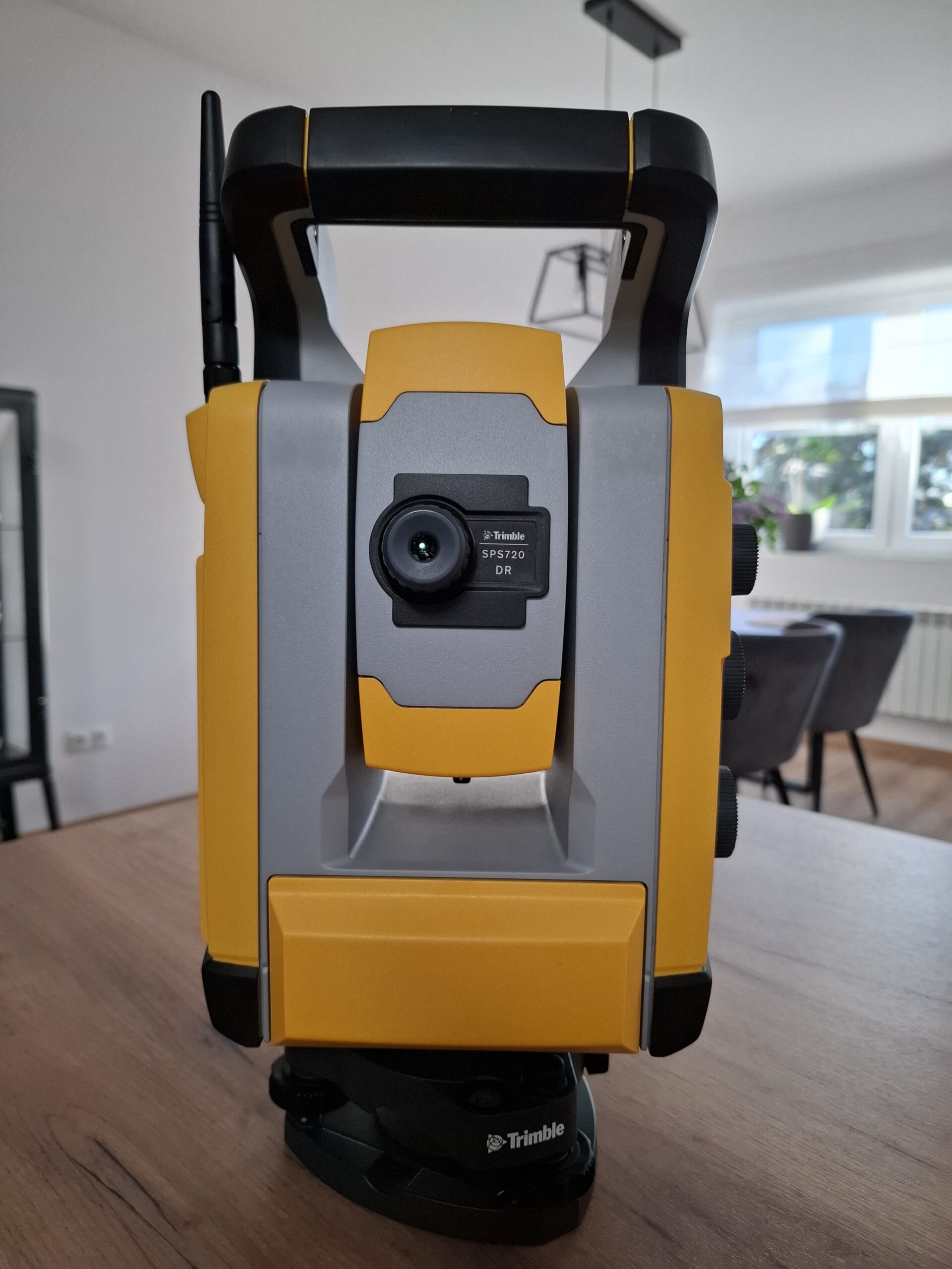 Tachimetr robotyczny Trimble SPS720 DR – stan idealny!