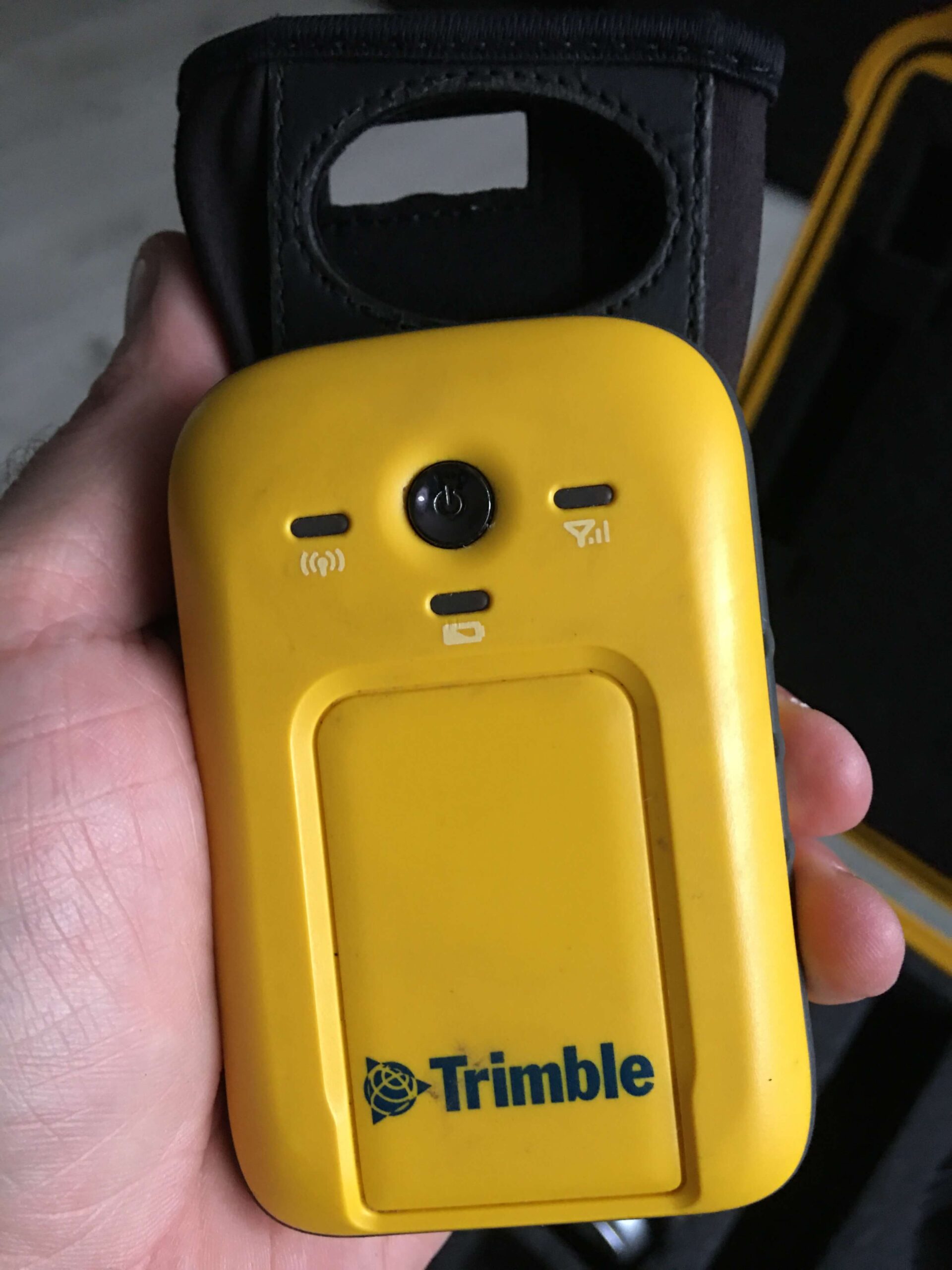 Zestaw TRIMBLE R4, TSC2, TDL 3G, baterie, zasilacze, uchwyt, przewody, walizka.