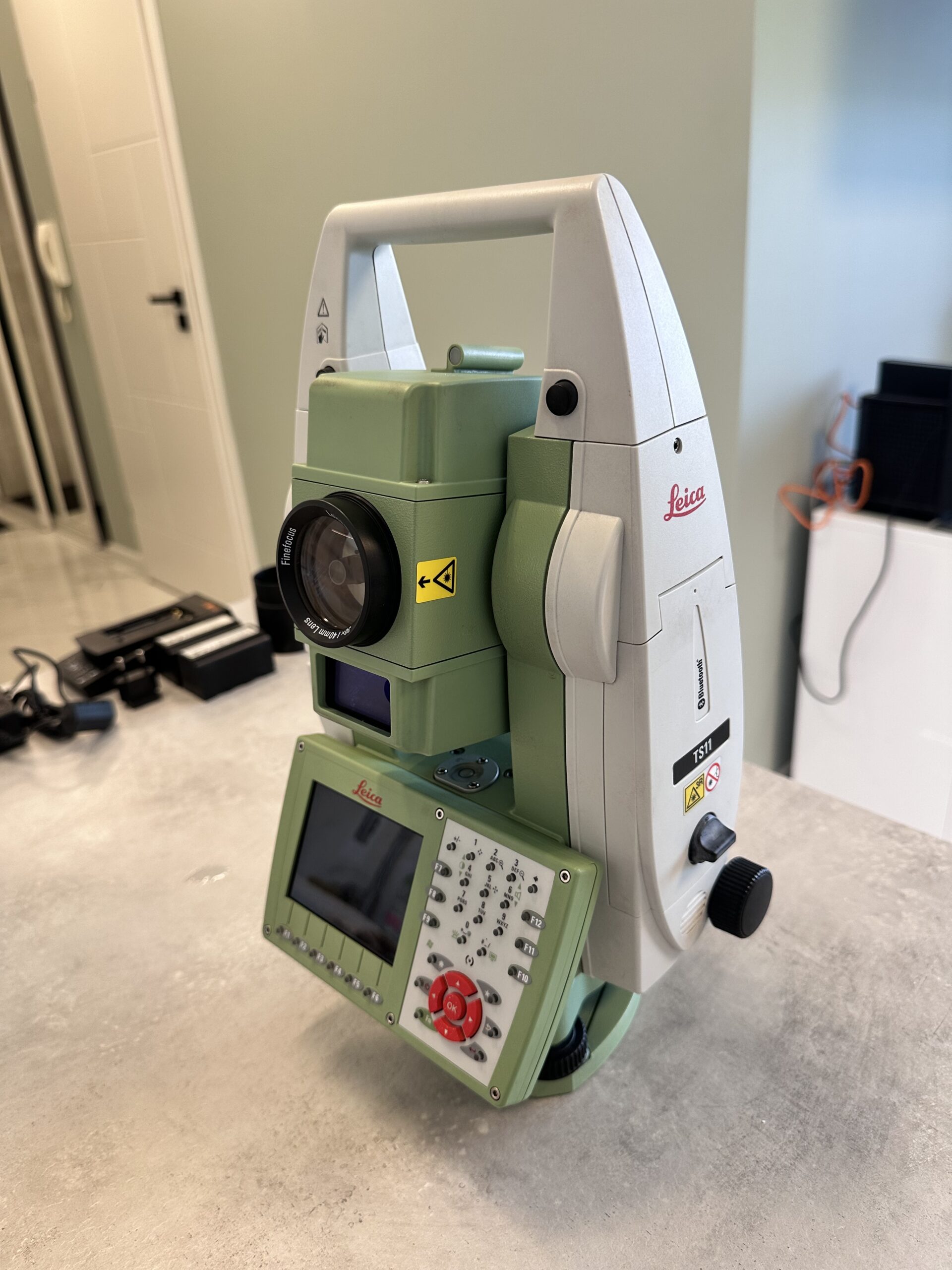 Tachimetr Leica VIVA TS11 5”