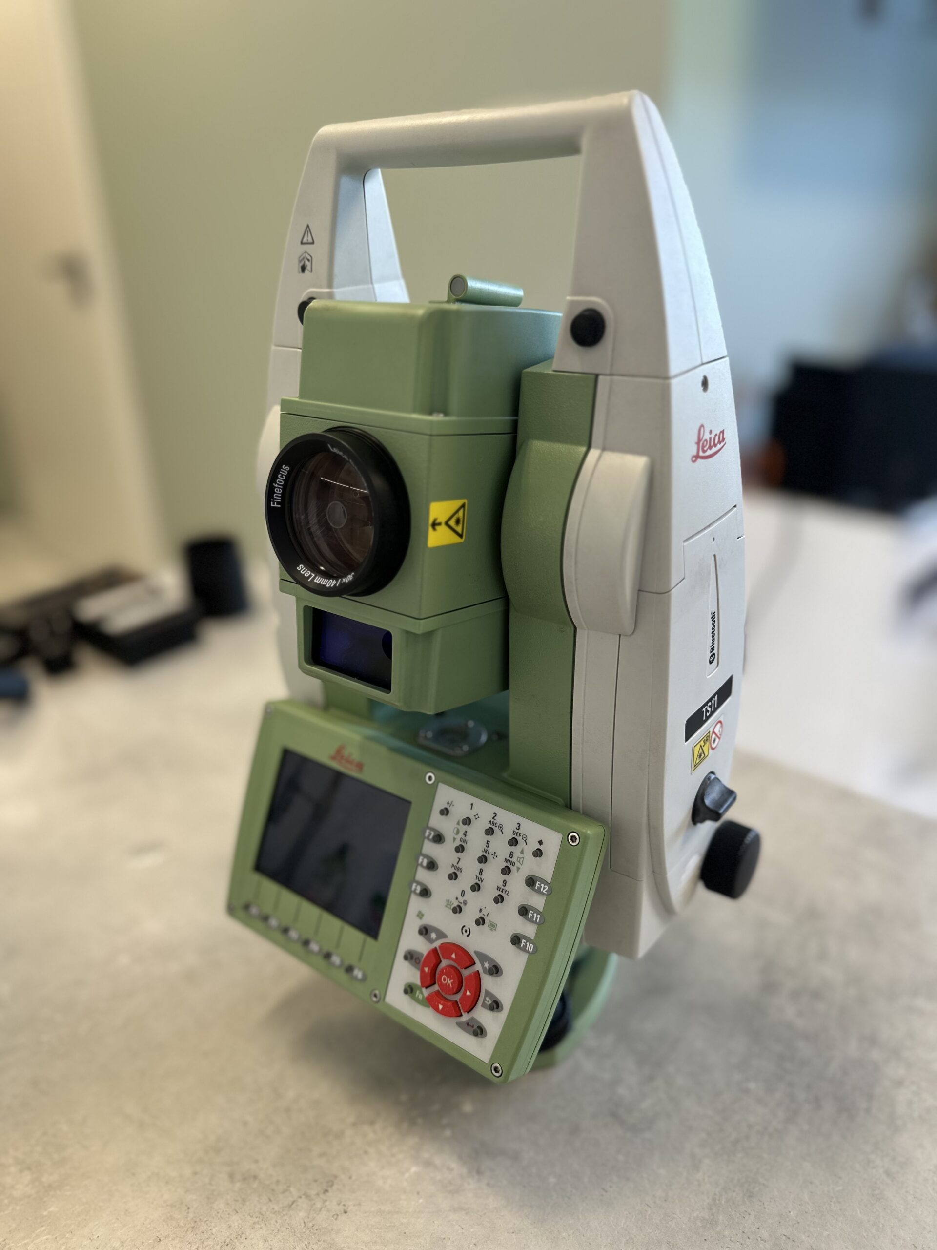 Tachimetr Leica VIVA TS11 5”