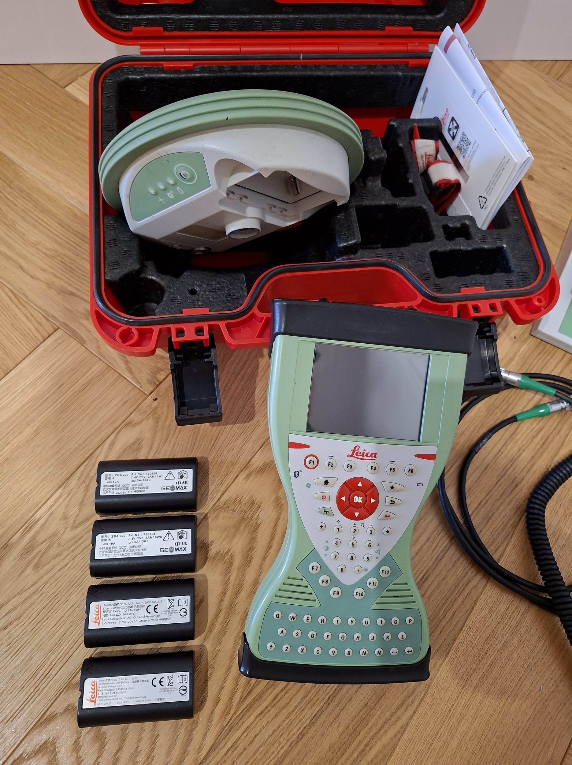 Leica GNSS – kompletny zestaw pomiarowy GS08plus + CS15 + osprzęt